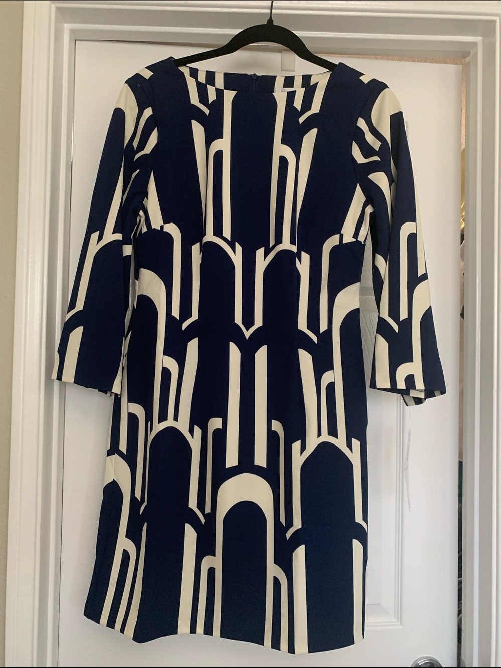 💙London Times Navy and Ivory Graphic Long Sleeve Shift Dress💙